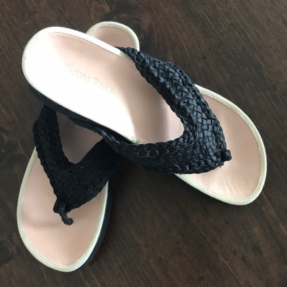 Taryn rose black thong flip flops size 81/2